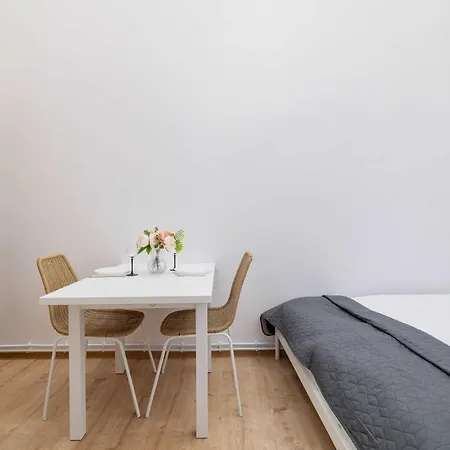 Dietla Family In Center By Renters דירה