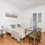 Apartment Dietla Family In Center By Renters Krakau